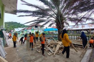 Tradisi Gotong Royong Hidup Kembali di Masjid Nandatu Sahapory Desa Kailolo
